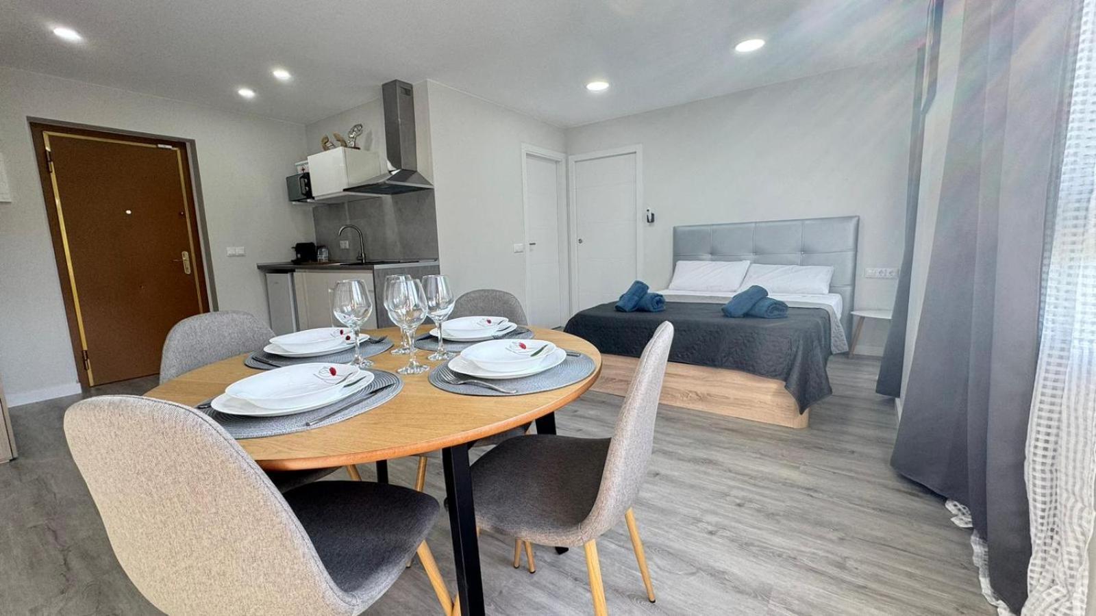 Versus Apartments Near City Of Arts III Валенсия Екстериор снимка